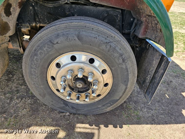 image for item DK1739 1997 Peterbilt 378  semi truck