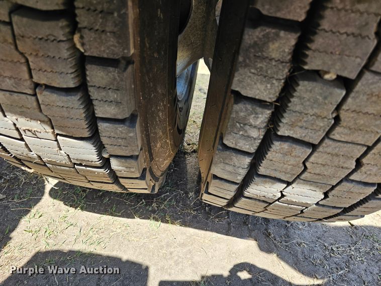 image for item DK1739 1997 Peterbilt 378  semi truck