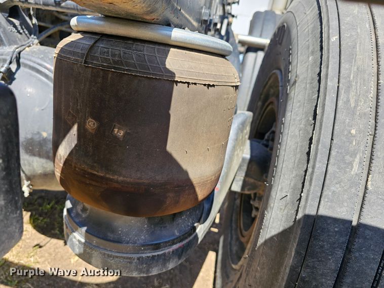 image for item DK1739 1997 Peterbilt 378  semi truck