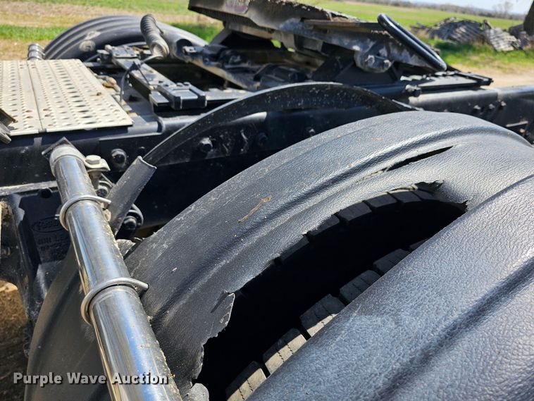 image for item DK1739 1997 Peterbilt 378  semi truck