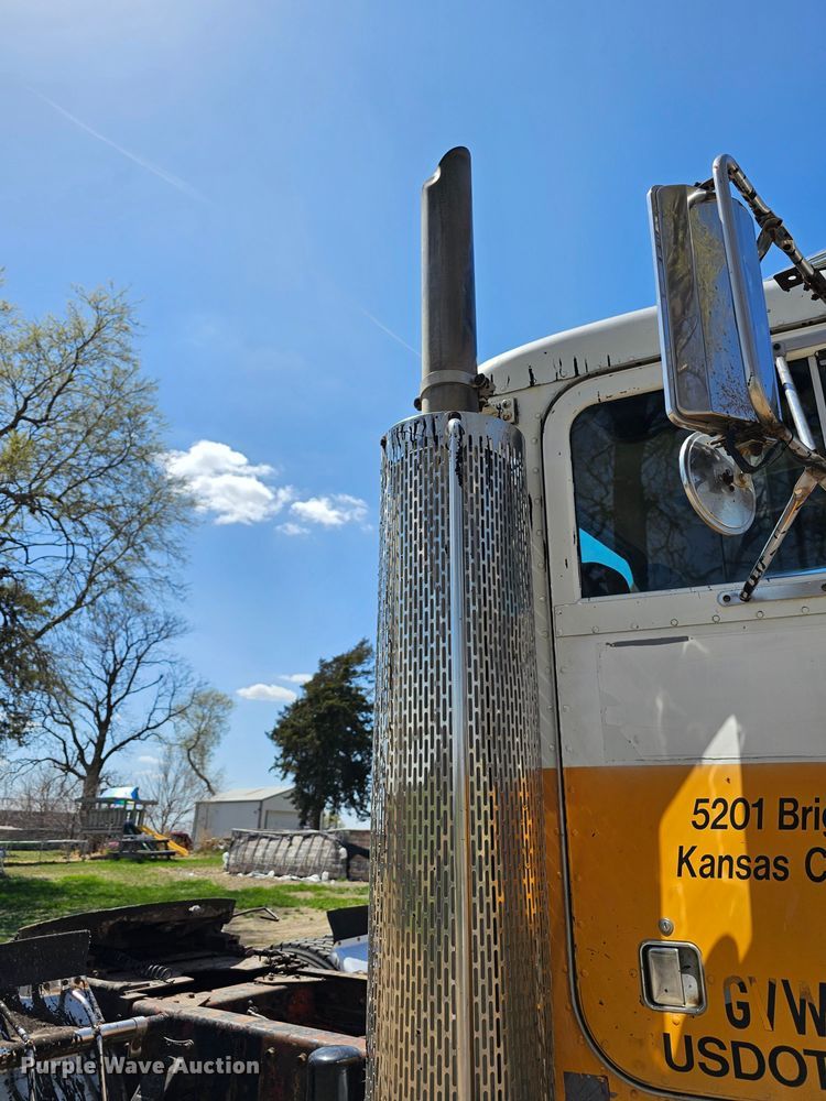 image for item DK1740 1983 Peterbilt 359  semi truck