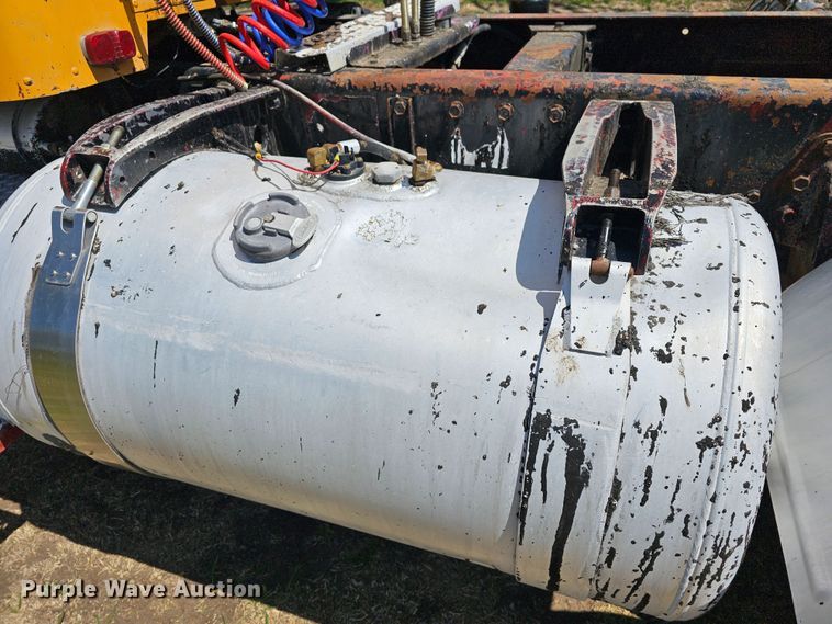 image for item DK1740 1983 Peterbilt 359  semi truck