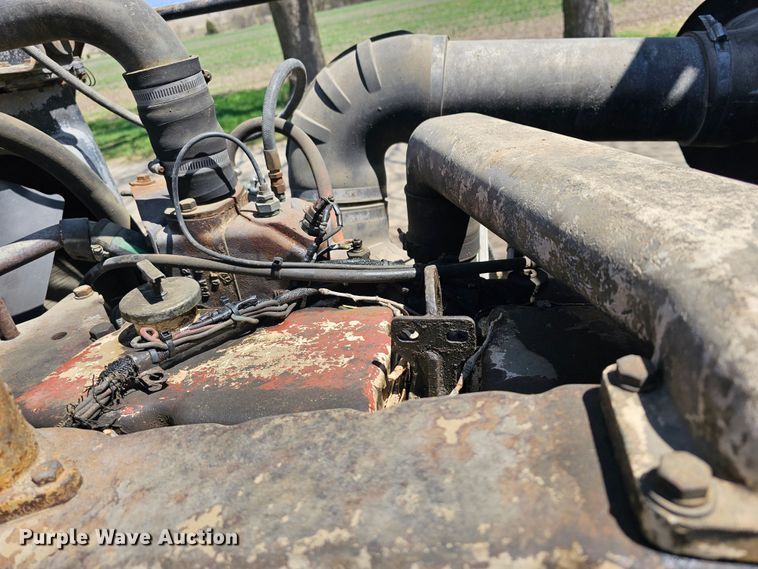 image for item DK1740 1983 Peterbilt 359  semi truck