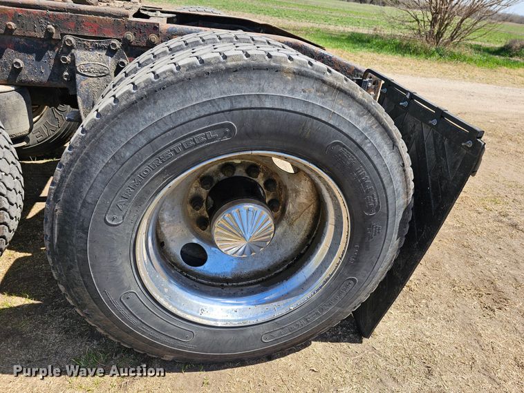 image for item DK1740 1983 Peterbilt 359  semi truck