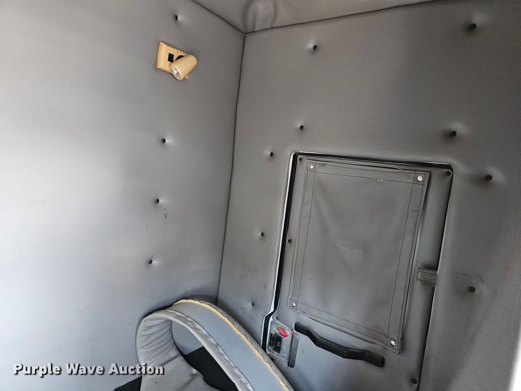 image for item DK1741 Freightliner  sleeper cab