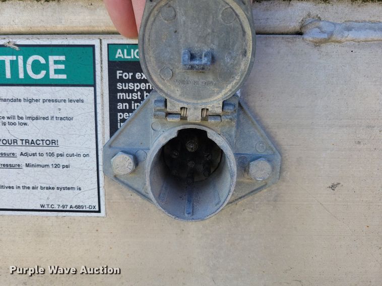 image for item DK5224 2004 Wilson PSDCL-411P  livestock trailer