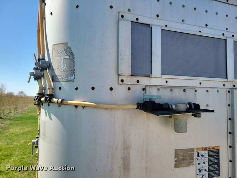 image for item DK5224 2004 Wilson PSDCL-411P  livestock trailer