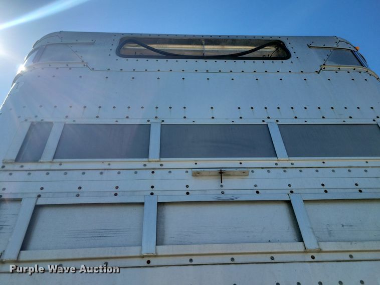 image for item DK5224 2004 Wilson PSDCL-411P  livestock trailer