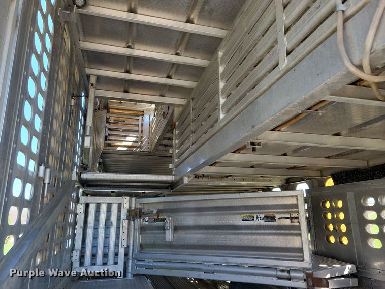 image for item DK5224 2004 Wilson PSDCL-411P  livestock trailer