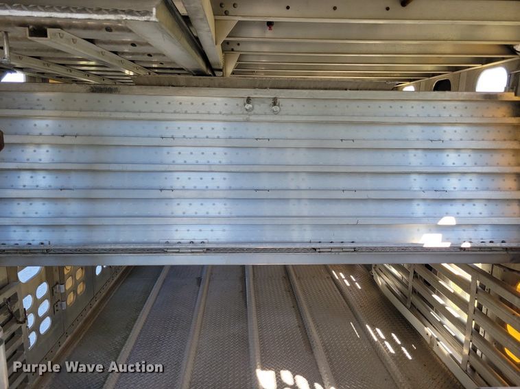 image for item DK5224 2004 Wilson PSDCL-411P  livestock trailer