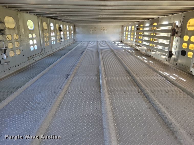 image for item DK5224 2004 Wilson PSDCL-411P  livestock trailer