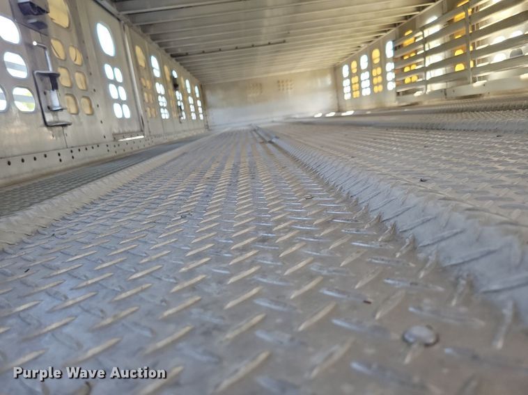 image for item DK5224 2004 Wilson PSDCL-411P  livestock trailer