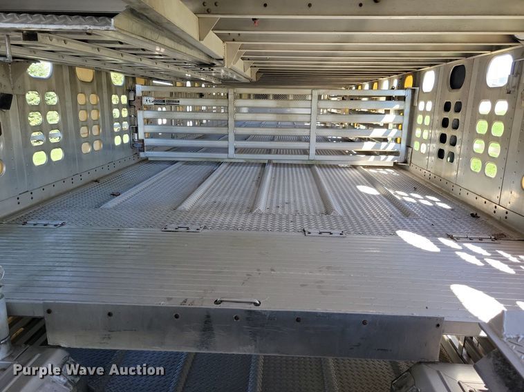 image for item DK5224 2004 Wilson PSDCL-411P  livestock trailer