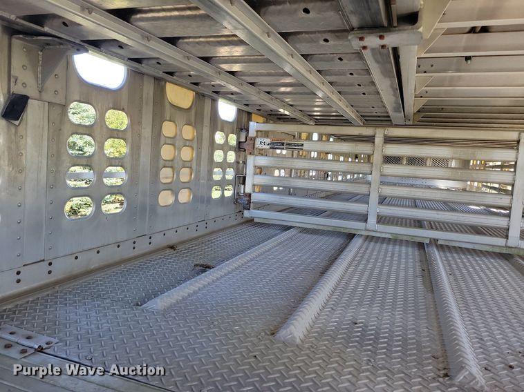 image for item DK5224 2004 Wilson PSDCL-411P  livestock trailer