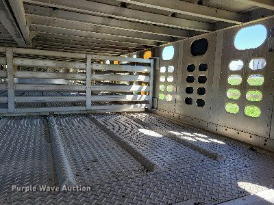 image for item DK5224 2004 Wilson PSDCL-411P  livestock trailer