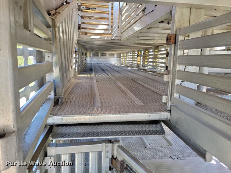 image for item DK5224 2004 Wilson PSDCL-411P  livestock trailer