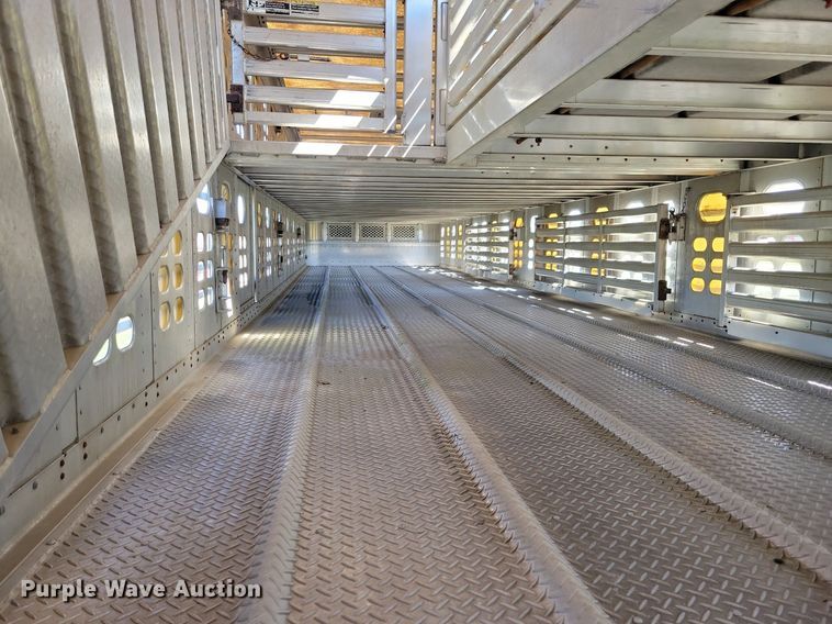 image for item DK5224 2004 Wilson PSDCL-411P  livestock trailer