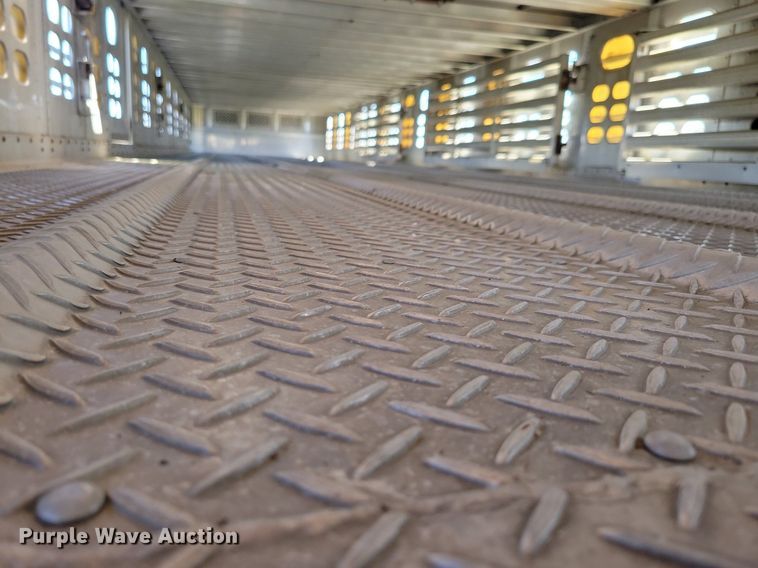 image for item DK5224 2004 Wilson PSDCL-411P  livestock trailer