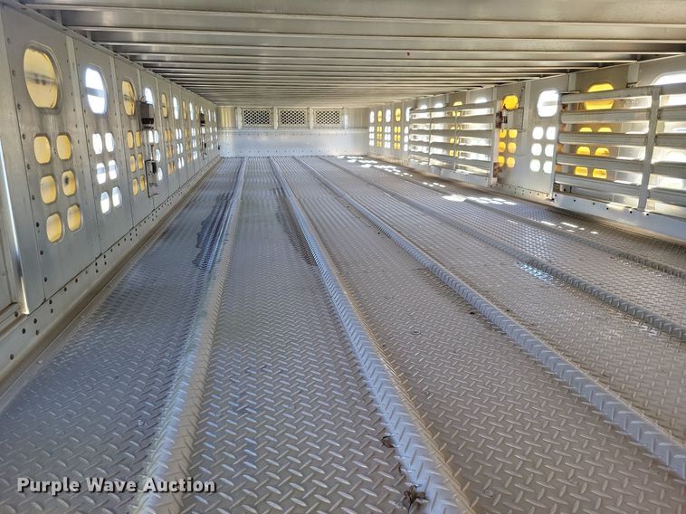 image for item DK5224 2004 Wilson PSDCL-411P  livestock trailer