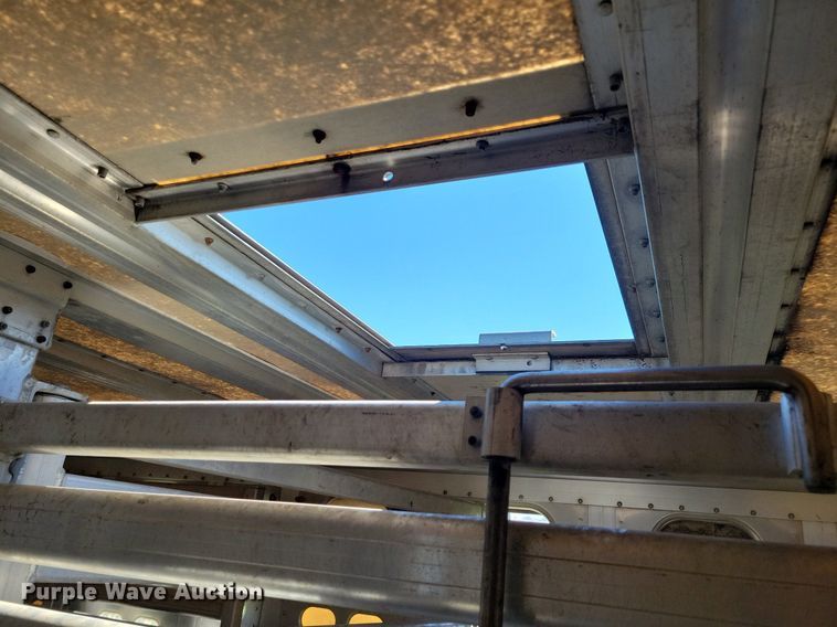 image for item DK5224 2004 Wilson PSDCL-411P  livestock trailer