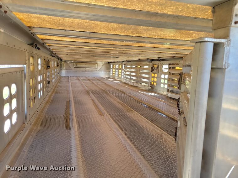 image for item DK5224 2004 Wilson PSDCL-411P  livestock trailer