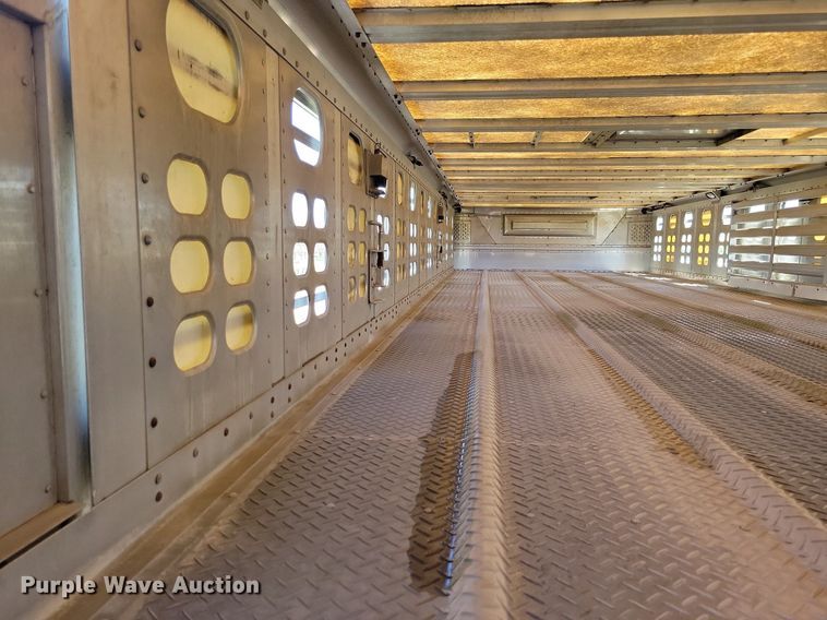 image for item DK5224 2004 Wilson PSDCL-411P  livestock trailer