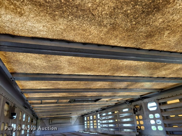 image for item DK5224 2004 Wilson PSDCL-411P  livestock trailer