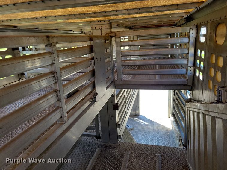 image for item DK5224 2004 Wilson PSDCL-411P  livestock trailer