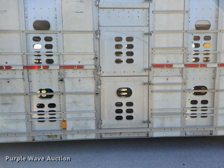 image for item DK5224 2004 Wilson PSDCL-411P  livestock trailer