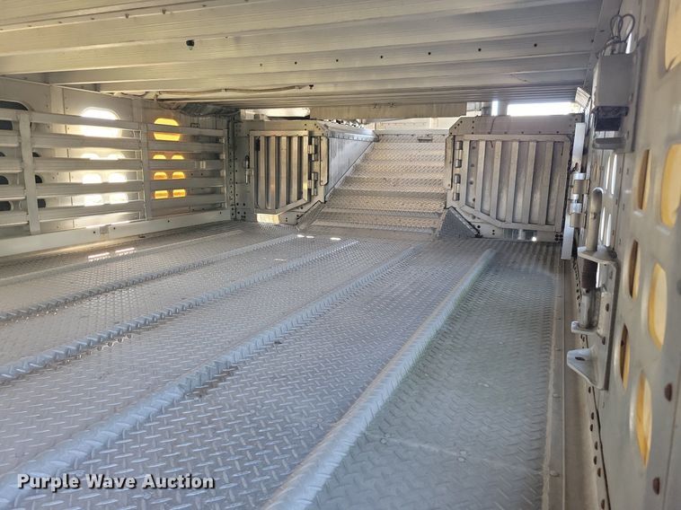 image for item DK5224 2004 Wilson PSDCL-411P  livestock trailer