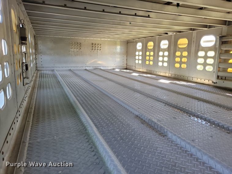 image for item DK5224 2004 Wilson PSDCL-411P  livestock trailer