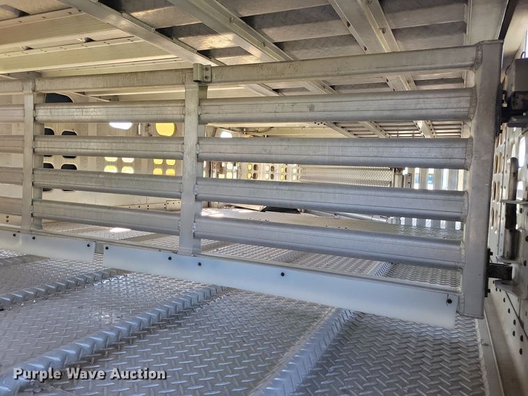 image for item DK5224 2004 Wilson PSDCL-411P  livestock trailer