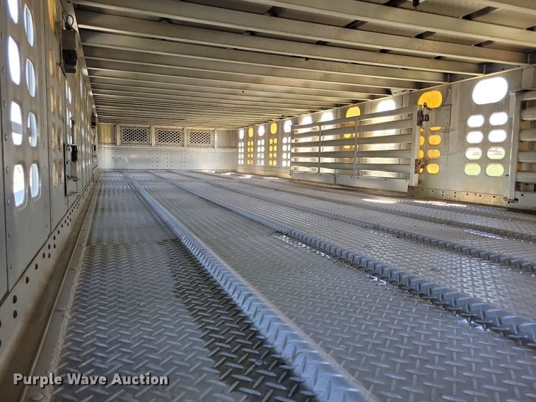 image for item DK5224 2004 Wilson PSDCL-411P  livestock trailer