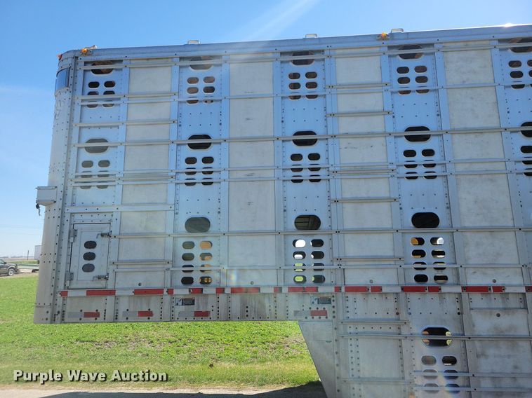 image for item DK5224 2004 Wilson PSDCL-411P  livestock trailer