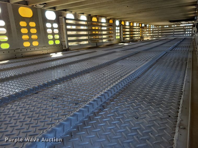 image for item DK5224 2004 Wilson PSDCL-411P  livestock trailer