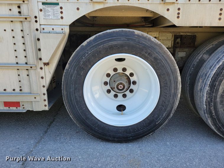 image for item DK5224 2004 Wilson PSDCL-411P  livestock trailer