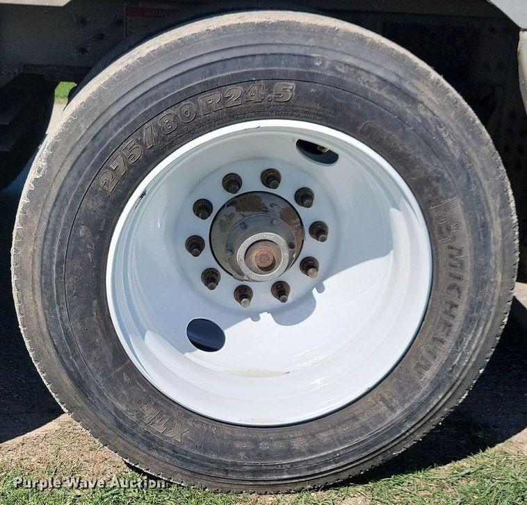 image for item DK5224 2004 Wilson PSDCL-411P  livestock trailer