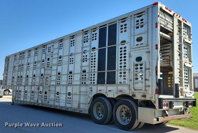 image for item DK5225 2004 Wilson PSDCL-411P  livestock trailer