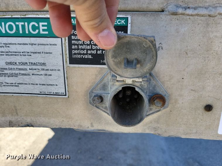 image for item DK5225 2004 Wilson PSDCL-411P  livestock trailer