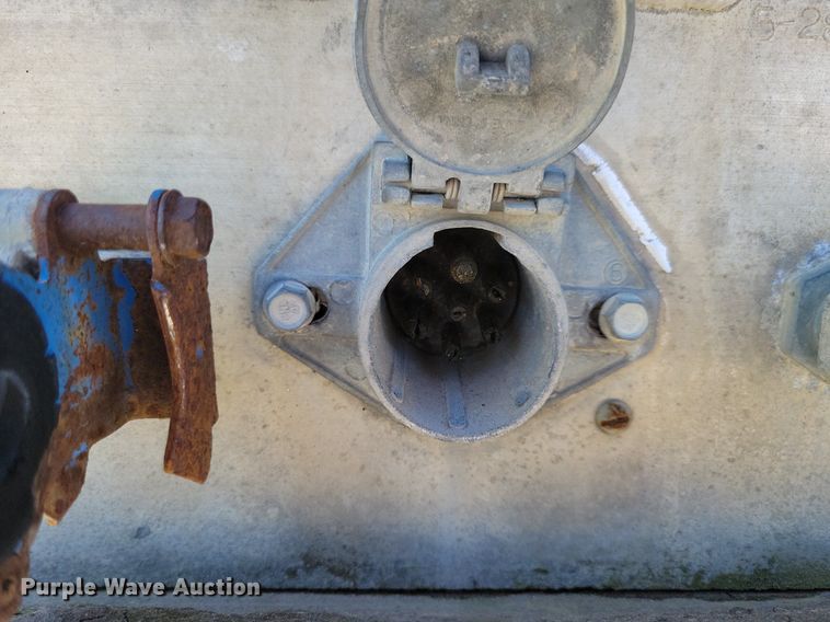 image for item DK5225 2004 Wilson PSDCL-411P  livestock trailer