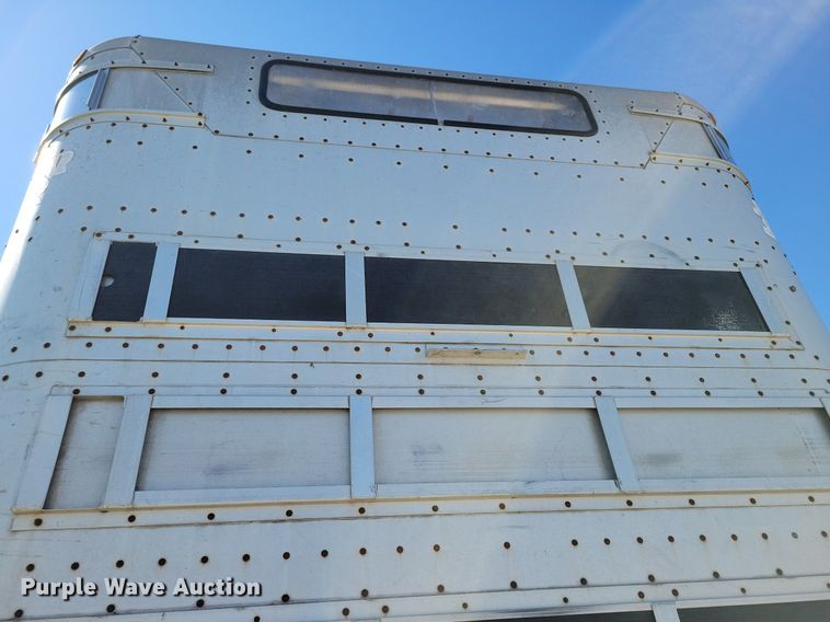 image for item DK5225 2004 Wilson PSDCL-411P  livestock trailer