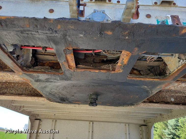 image for item DK5225 2004 Wilson PSDCL-411P  livestock trailer