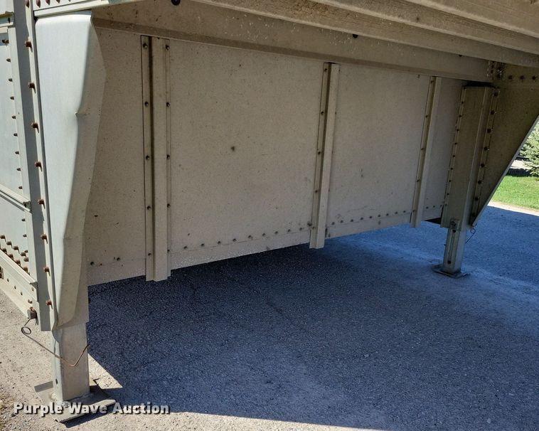 image for item DK5225 2004 Wilson PSDCL-411P  livestock trailer