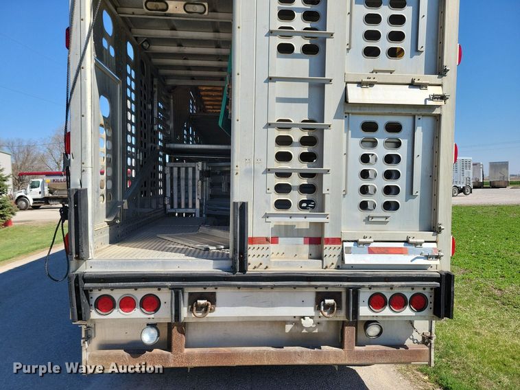 image for item DK5225 2004 Wilson PSDCL-411P  livestock trailer