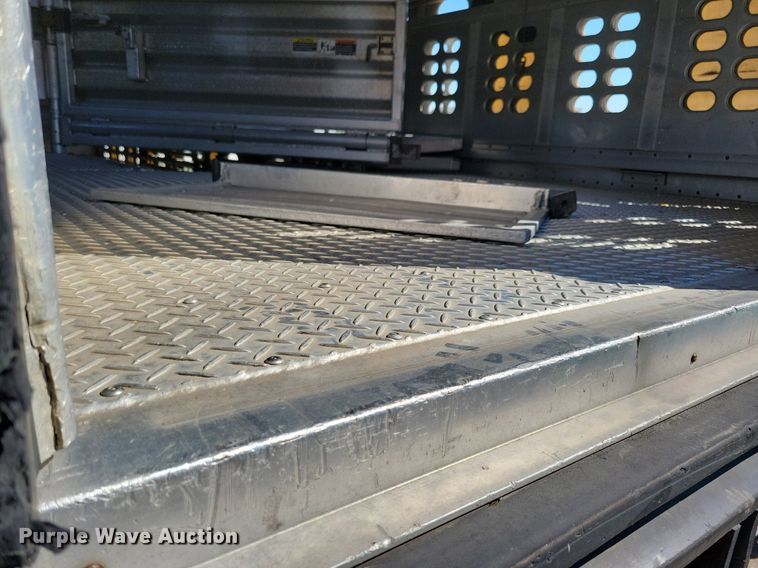 image for item DK5225 2004 Wilson PSDCL-411P  livestock trailer