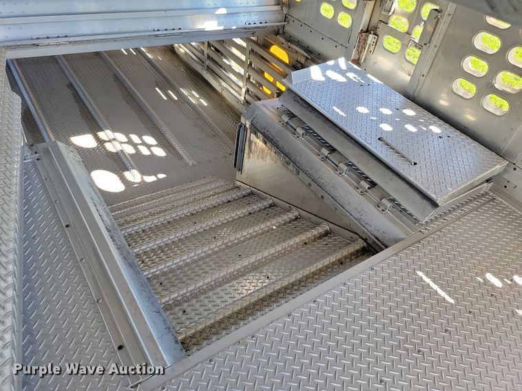 image for item DK5225 2004 Wilson PSDCL-411P  livestock trailer