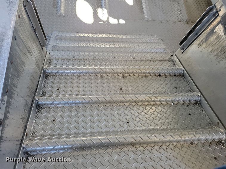 image for item DK5225 2004 Wilson PSDCL-411P  livestock trailer