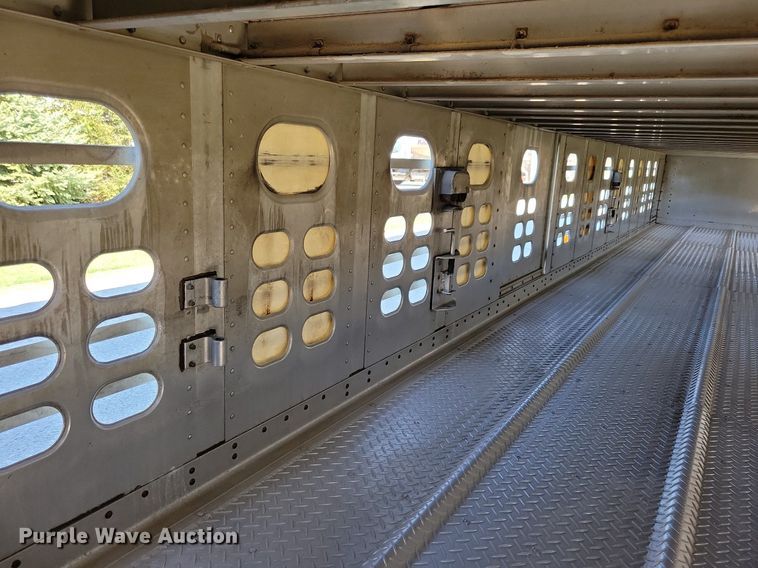 image for item DK5225 2004 Wilson PSDCL-411P  livestock trailer