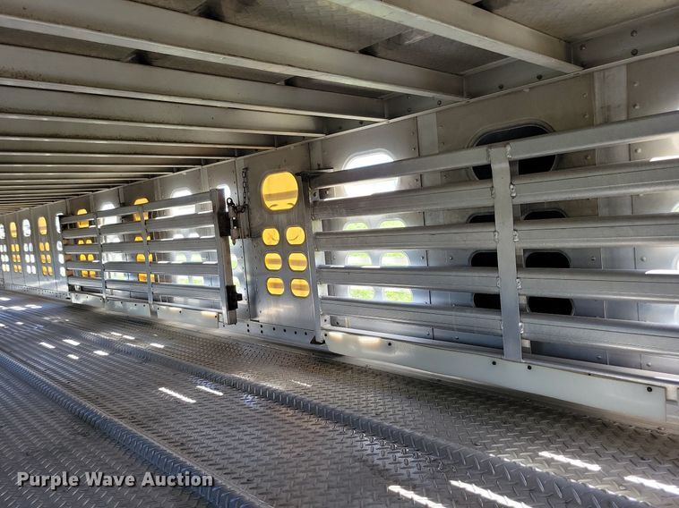 image for item DK5225 2004 Wilson PSDCL-411P  livestock trailer