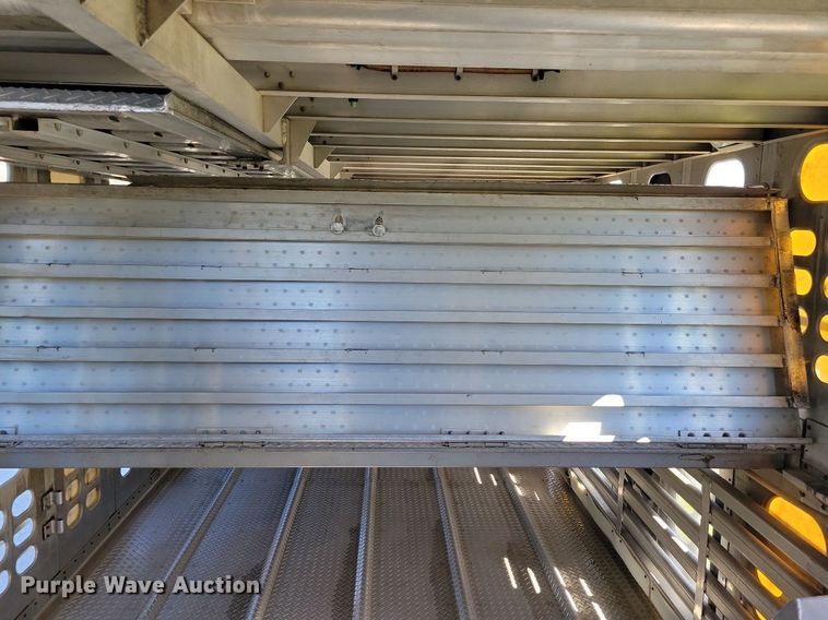 image for item DK5225 2004 Wilson PSDCL-411P  livestock trailer